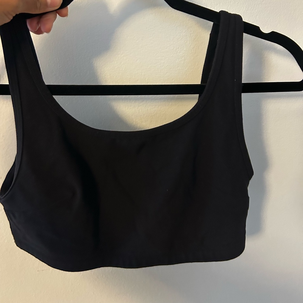 Aritzia TNA Action Black Sports Bra Crop size medium